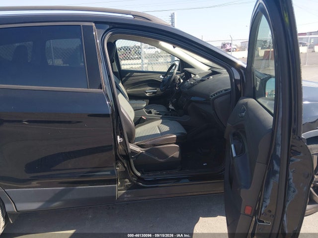 46130096 :رقم المزاد ، 1FMCU9G90HUE12686 vin ، 2017 Ford Escape Se مزاد بيع