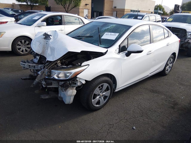 Chevrolet Cruze Ls Auto 2018 1G1BC5SM2J7228872 Image 2