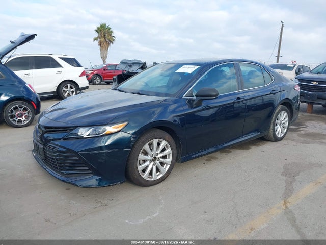 Toyota CAMRY LE 2019 4T1B11HK5KU744136 Image 2