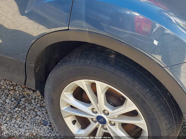 Продажа на аукционе авто 2018 Ford Escape Se, vin: 1FMCU9GD1JUB17025, номер лота: 46130208