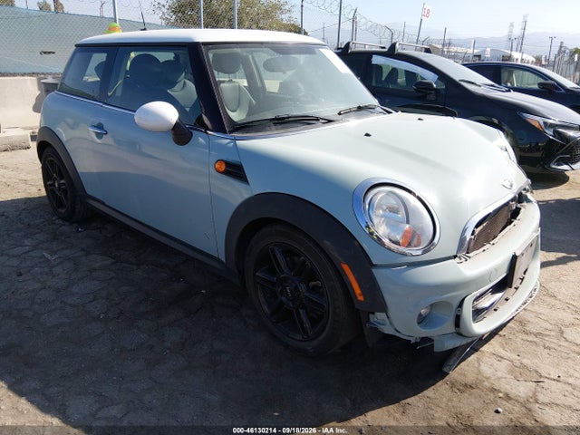 2013 Mini Hardtop Cooper მანქანა იყიდება აუქციონზე, vin: WMWSU3C59DT687969, აუქციონის ნომერი: 46130214