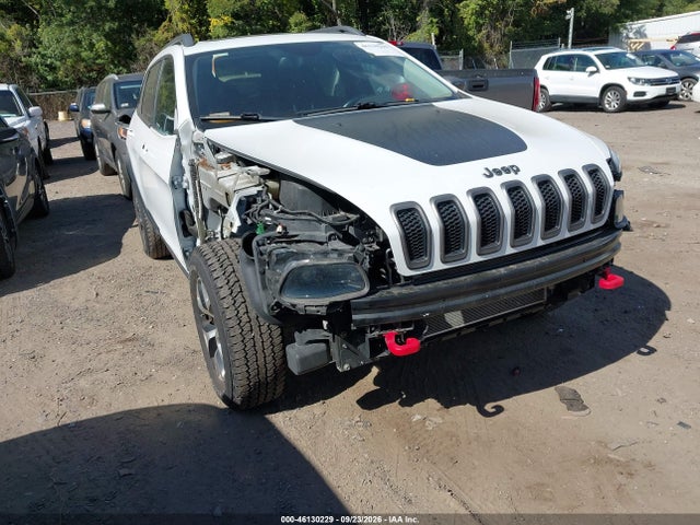 2015 Jeep Cherokee Trailhawk მანქანა იყიდება აუქციონზე, vin: 1C4PJMBS3FW570968, აუქციონის ნომერი: 46130229