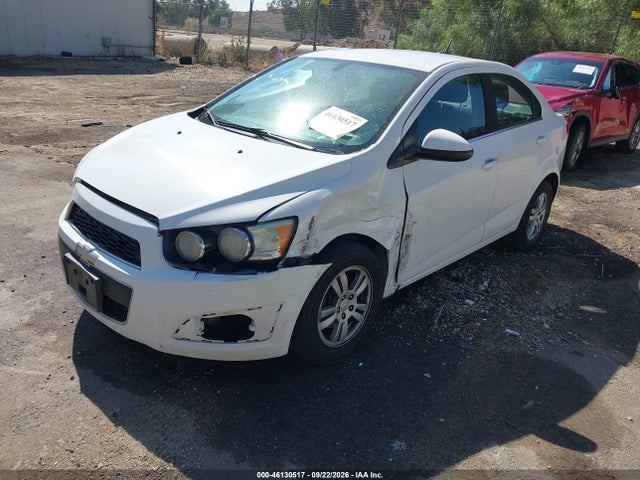 Chevrolet Sonic Lt Auto 2014 1G1JC5SHXE4199109 Image 2