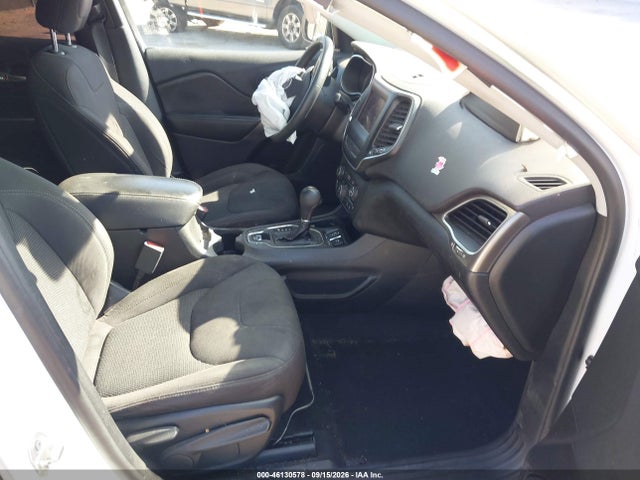 2019 Jeep Cherokee Latitude Fwd მანქანა იყიდება აუქციონზე, vin: 1C4PJLCB2KD384286, აუქციონის ნომერი: 46130578