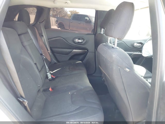 2019 Jeep Cherokee Latitude Fwd მანქანა იყიდება აუქციონზე, vin: 1C4PJLCB2KD384286, აუქციონის ნომერი: 46130578