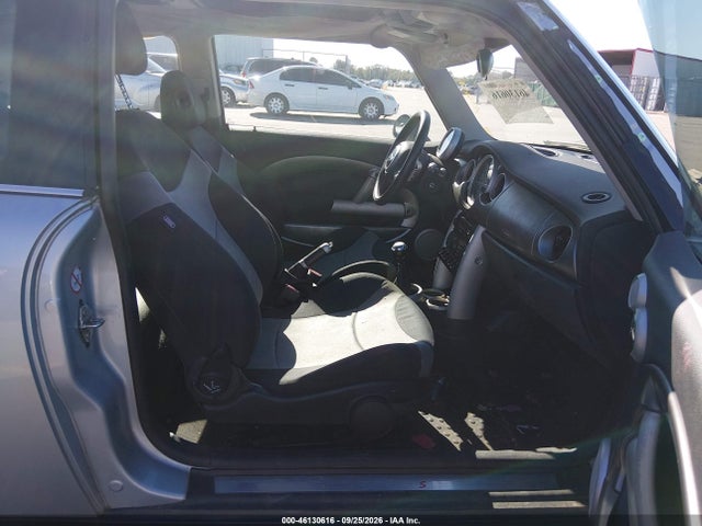46130616 :رقم المزاد ، WMWRE33483TD59009 vin ، 2003 Mini Cooper S مزاد بيع
