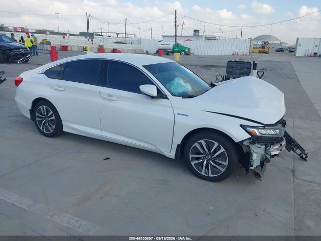 2019 1HGCV3F13KA003389 zdjęcie główne