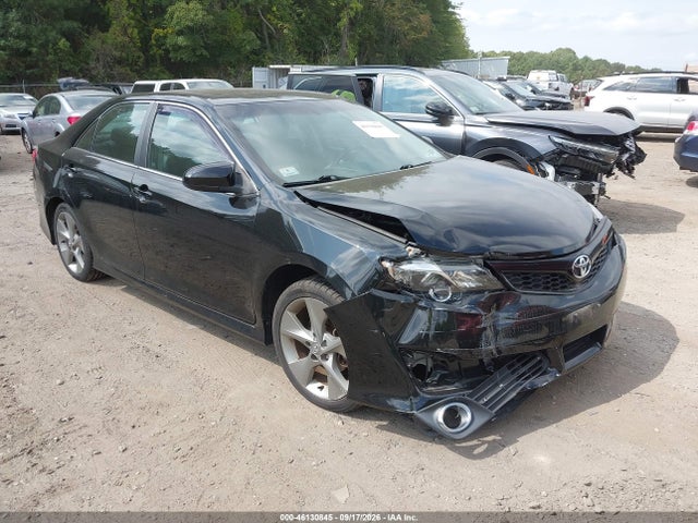 46130845 :رقم المزاد ، 4T1BK1FK5CU015359 vin ، 2012 Toyota Camry Se V6 مزاد بيع