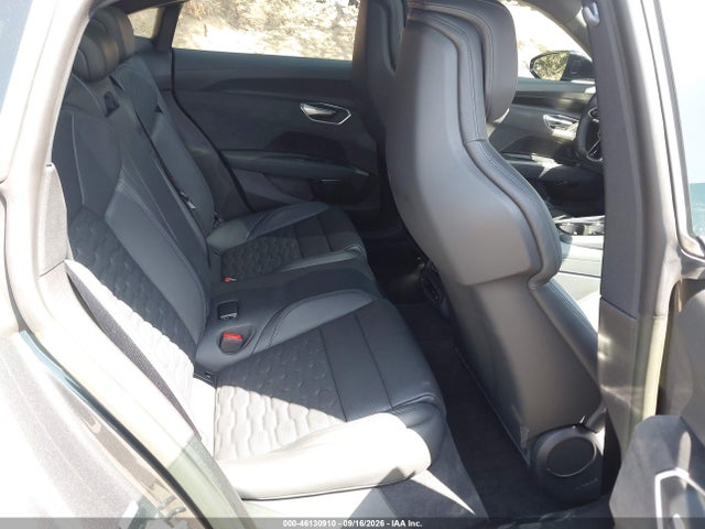 Продажа на аукционе авто 2023 Audi E-tron Gt Premium Plus Quattro, vin: WAUCJBFW3P7005273, номер лота: 46130910