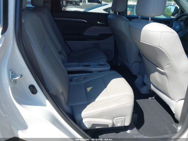 2015 Toyota Highlander Hybrid Limited Platinum V6 მანქანა იყიდება აუქციონზე, vin: 5TDDCRFH7FS011836, აუქციონის ნომერი: 46131047