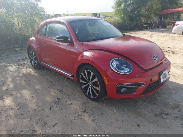 2015 Volkswagen Beetle 2.0t R-line მანქანა იყიდება აუქციონზე, vin: 3VWVS7AT5FM643755, აუქციონის ნომერი: 46131089