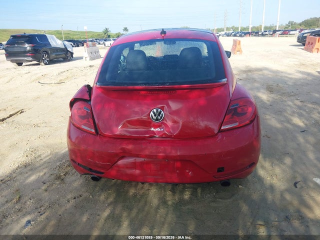 2015 Volkswagen Beetle 2.0t R-line მანქანა იყიდება აუქციონზე, vin: 3VWVS7AT5FM643755, აუქციონის ნომერი: 46131089