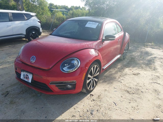 2015 Volkswagen Beetle 2.0t R-line მანქანა იყიდება აუქციონზე, vin: 3VWVS7AT5FM643755, აუქციონის ნომერი: 46131089
