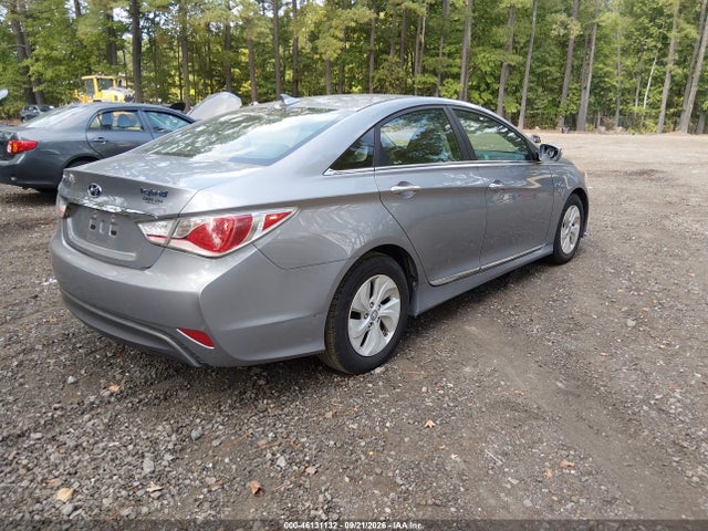 Продажа на аукционе авто 2015 Hyundai Sonata Hybrid, vin: KMHEC4A40FA133832, номер лота: 46131132