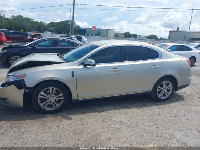 46131218 :رقم المزاد ، 1LNHL9DR3AG601821 vin ، 2010 Lincoln Mks مزاد بيع