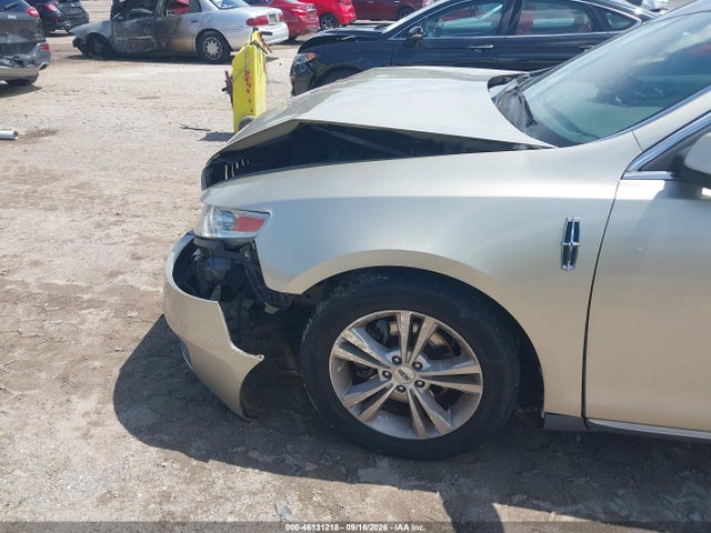 46131218 :رقم المزاد ، 1LNHL9DR3AG601821 vin ، 2010 Lincoln Mks مزاد بيع