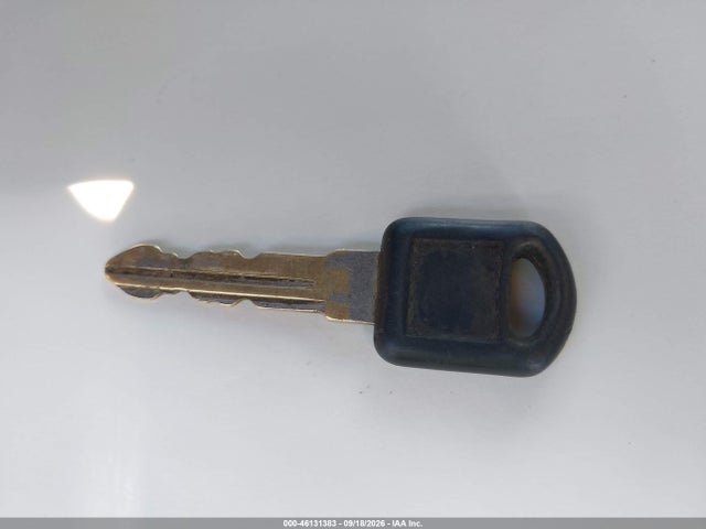 46131383 :رقم المزاد ، 1GCEC19R8WE157856 vin ، 1998 Chevrolet C1500 Fleetside مزاد بيع