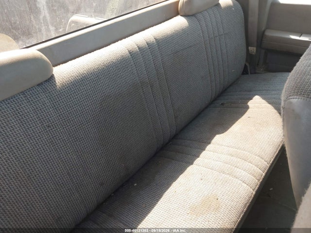 46131383 :رقم المزاد ، 1GCEC19R8WE157856 vin ، 1998 Chevrolet C1500 Fleetside مزاد بيع