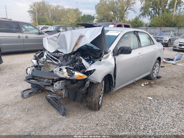 46131405 :رقم المزاد ، 2T1BU4EE2DC964703 vin ، 2013 Toyota Corolla Le مزاد بيع