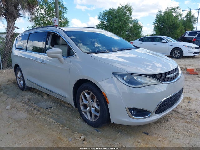 Aukcja sprzedaży 2017 Chrysler Pacifica Touring-l, vin: 2C4RC1BG0HR670695, numer aukcji: 46131429