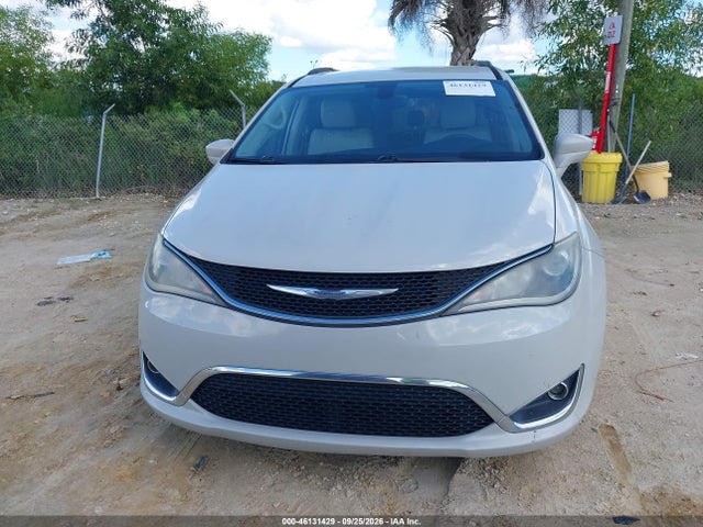 Aukcja sprzedaży 2017 Chrysler Pacifica Touring-l, vin: 2C4RC1BG0HR670695, numer aukcji: 46131429