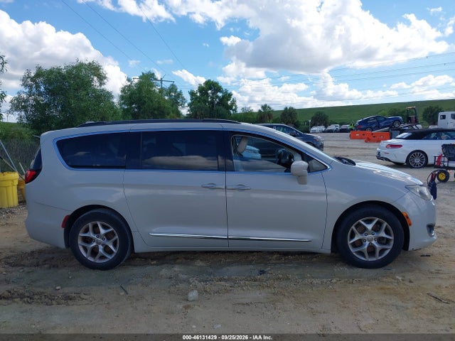 Aukcja sprzedaży 2017 Chrysler Pacifica Touring-l, vin: 2C4RC1BG0HR670695, numer aukcji: 46131429
