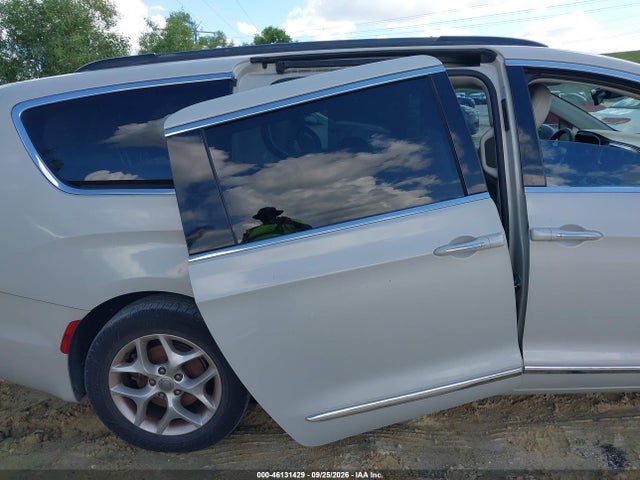 Aukcja sprzedaży 2017 Chrysler Pacifica Touring-l, vin: 2C4RC1BG0HR670695, numer aukcji: 46131429