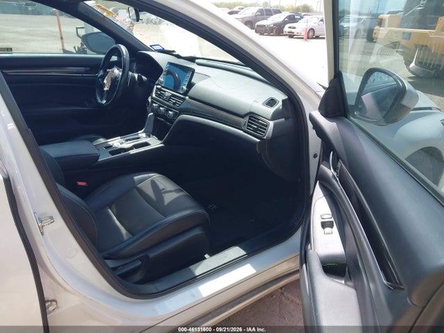 46131600 :رقم المزاد ، 1HGCV2F30JA042306 vin ، 2018 Honda Accord Sport 2.0t مزاد بيع