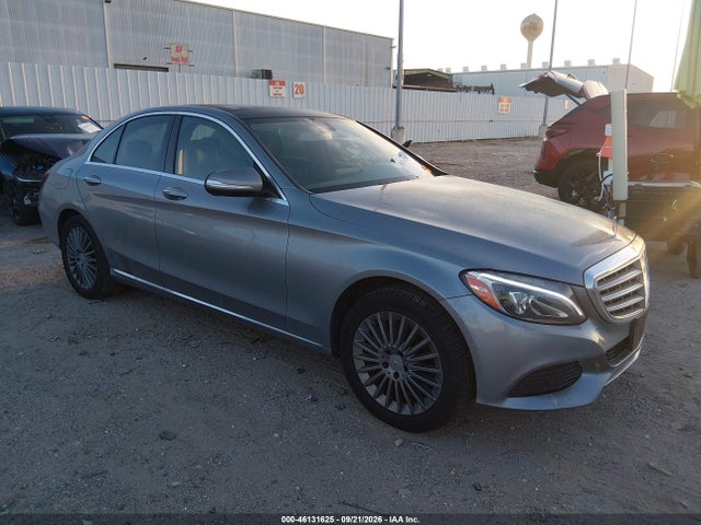 Продаж на аукціоні авто 2015 Mercedes-benz C 300 Luxury 4matic, vin: 55SWF4KB4FU015012, номер лоту: 46131625