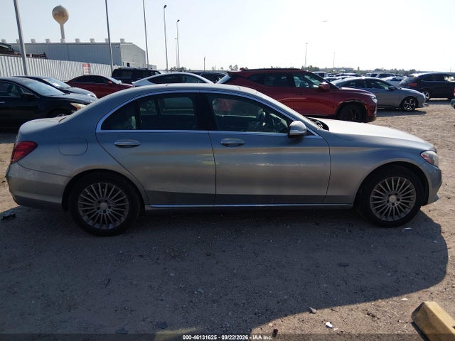 Продаж на аукціоні авто 2015 Mercedes-benz C 300 Luxury 4matic, vin: 55SWF4KB4FU015012, номер лоту: 46131625