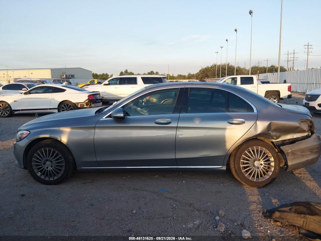 Продаж на аукціоні авто 2015 Mercedes-benz C 300 Luxury 4matic, vin: 55SWF4KB4FU015012, номер лоту: 46131625
