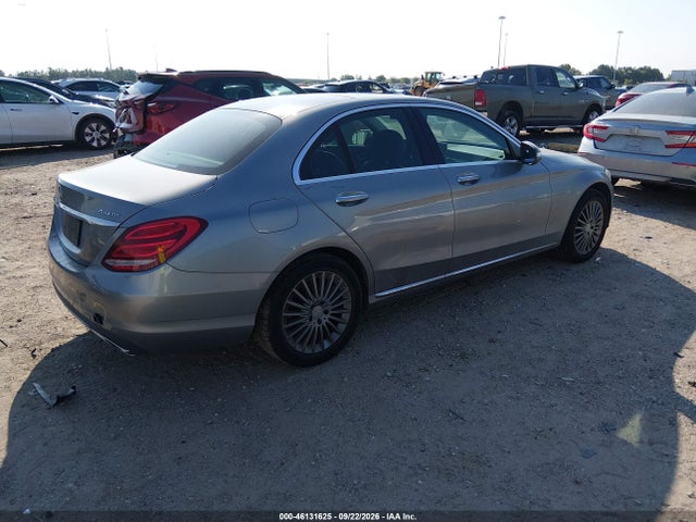 Продаж на аукціоні авто 2015 Mercedes-benz C 300 Luxury 4matic, vin: 55SWF4KB4FU015012, номер лоту: 46131625