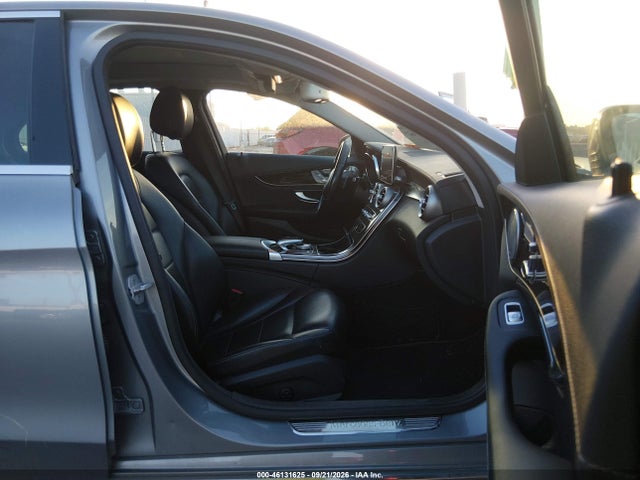 Продаж на аукціоні авто 2015 Mercedes-benz C 300 Luxury 4matic, vin: 55SWF4KB4FU015012, номер лоту: 46131625