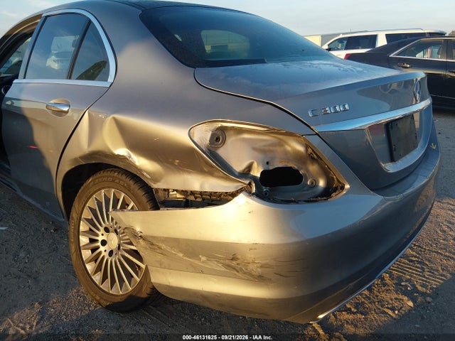 Продаж на аукціоні авто 2015 Mercedes-benz C 300 Luxury 4matic, vin: 55SWF4KB4FU015012, номер лоту: 46131625
