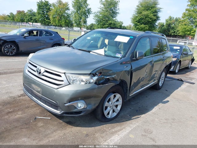2013 Toyota Highlander Se V6 მანქანა იყიდება აუქციონზე, vin: 5TDBK3EH2DS248241, აუქციონის ნომერი: 46131632