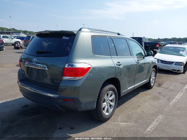 2013 Toyota Highlander Se V6 მანქანა იყიდება აუქციონზე, vin: 5TDBK3EH2DS248241, აუქციონის ნომერი: 46131632