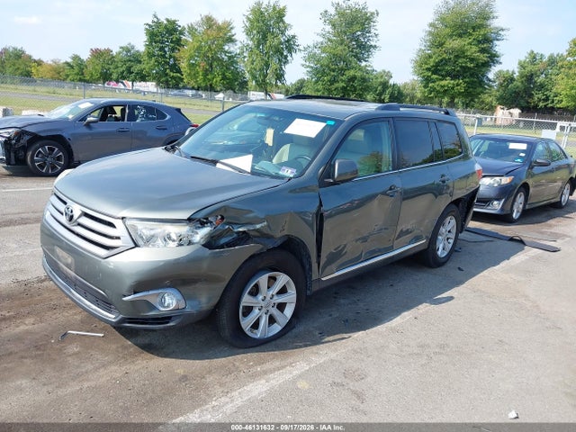 2013 Toyota Highlander Se V6 მანქანა იყიდება აუქციონზე, vin: 5TDBK3EH2DS248241, აუქციონის ნომერი: 46131632