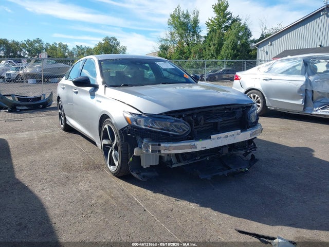 2022 Honda Accord Hybrid Sport მანქანა იყიდება აუქციონზე, vin: 1HGCV3F21NA026621, აუქციონის ნომერი: 46131668