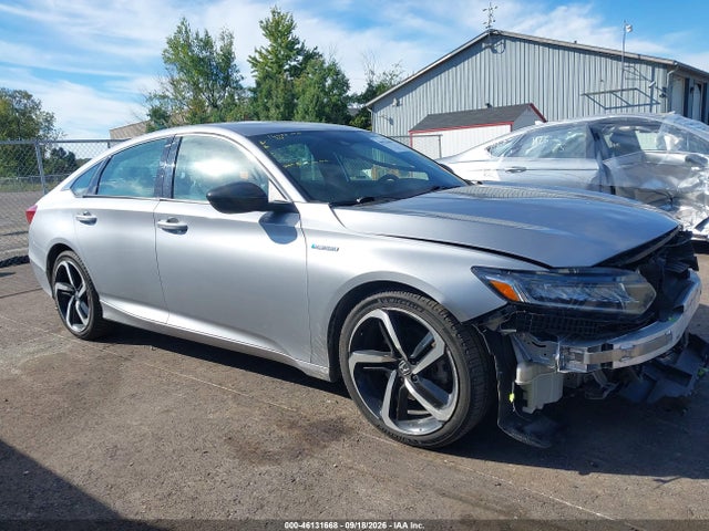 2022 Honda Accord Hybrid Sport მანქანა იყიდება აუქციონზე, vin: 1HGCV3F21NA026621, აუქციონის ნომერი: 46131668