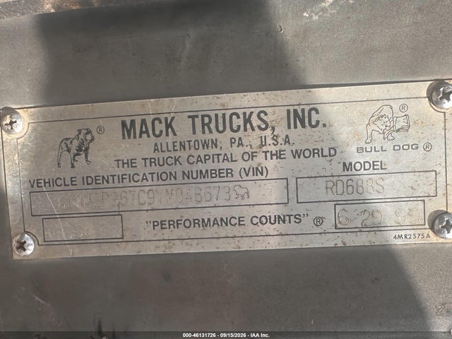 46131726 :رقم المزاد ، 1M2P267C9YM048673 vin ، 2000 Mack 600 Rd600 مزاد بيع