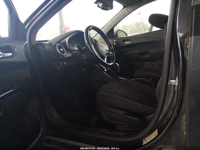 46131781 :رقم المزاد ، 1G1JD6SH5H4154277 vin ، 2017 Chevrolet Sonic Lt Auto مزاد بيع