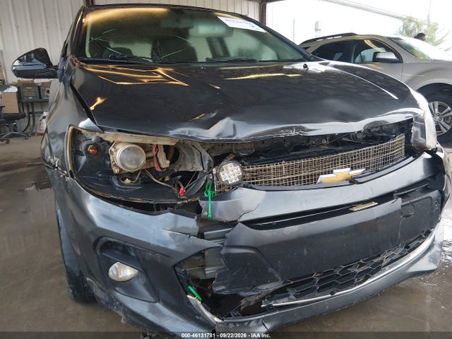46131781 :رقم المزاد ، 1G1JD6SH5H4154277 vin ، 2017 Chevrolet Sonic Lt Auto مزاد بيع