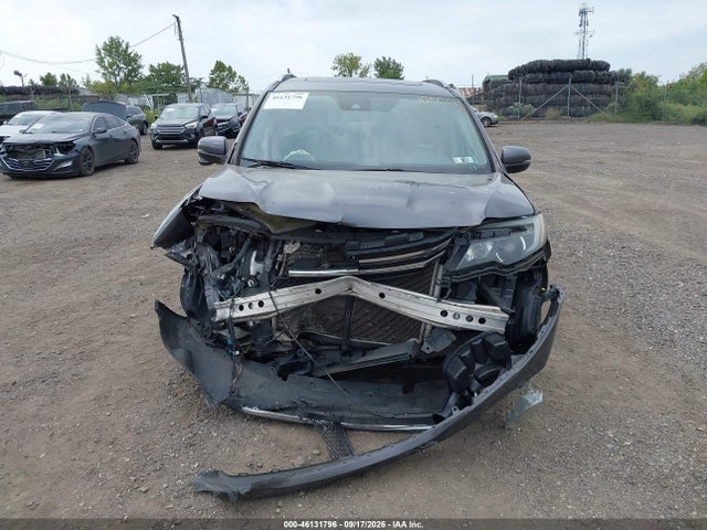 46131796 :رقم المزاد ، 5FNYF6H90HB105058 vin ، 2017 Honda Pilot Touring مزاد بيع