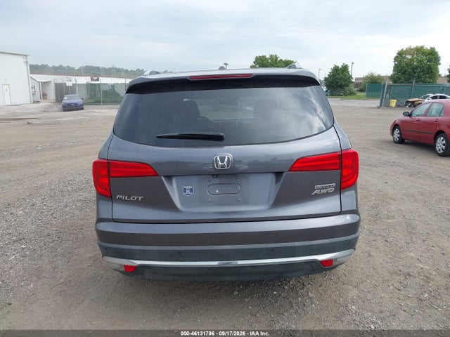 46131796 :رقم المزاد ، 5FNYF6H90HB105058 vin ، 2017 Honda Pilot Touring مزاد بيع
