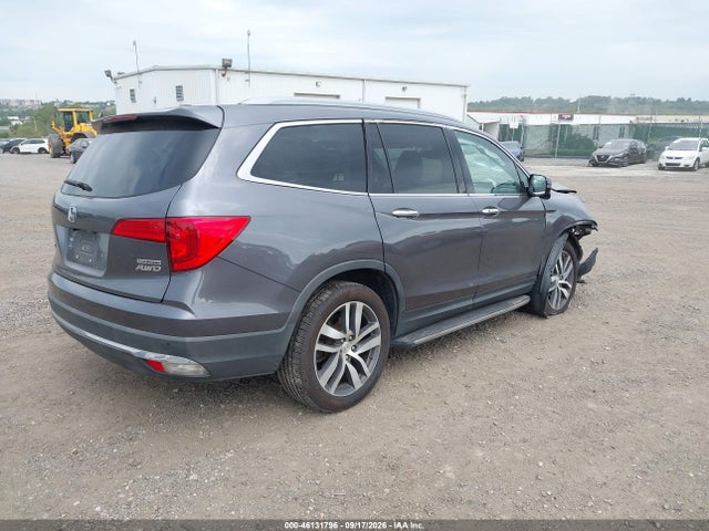 46131796 :رقم المزاد ، 5FNYF6H90HB105058 vin ، 2017 Honda Pilot Touring مزاد بيع