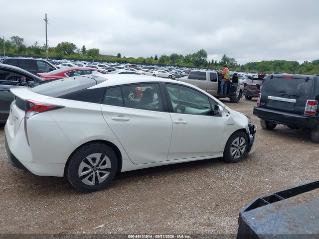46131914 :رقم المزاد ، JTDKARFU2G3003690 vin ، 2016 Toyota Prius Three مزاد بيع
