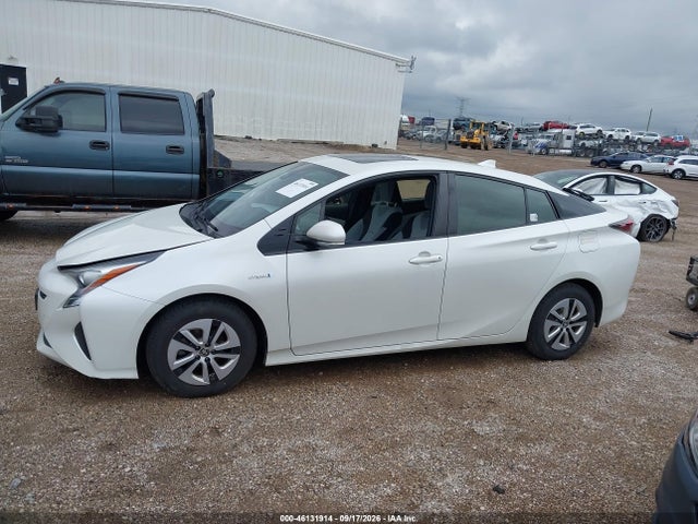 46131914 :رقم المزاد ، JTDKARFU2G3003690 vin ، 2016 Toyota Prius Three مزاد بيع