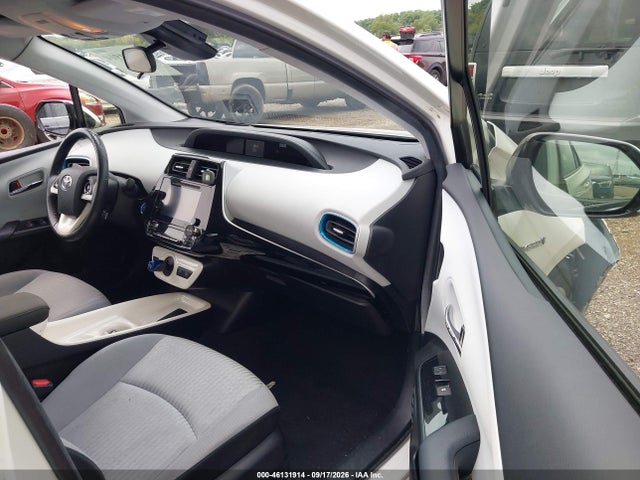 46131914 :رقم المزاد ، JTDKARFU2G3003690 vin ، 2016 Toyota Prius Three مزاد بيع