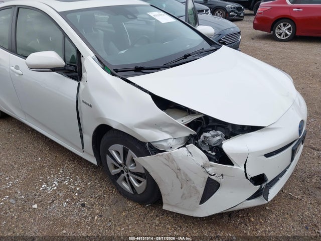 46131914 :رقم المزاد ، JTDKARFU2G3003690 vin ، 2016 Toyota Prius Three مزاد بيع
