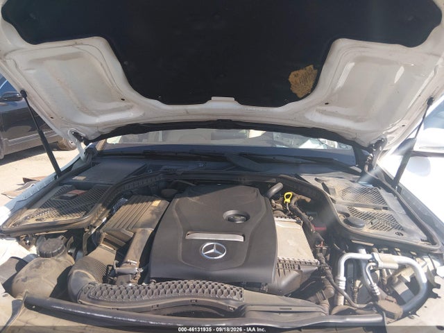 2015 Mercedes-benz C 300 Luxury მანქანა იყიდება აუქციონზე, vin: 55SWF4JB5FU042978, აუქციონის ნომერი: 46131935